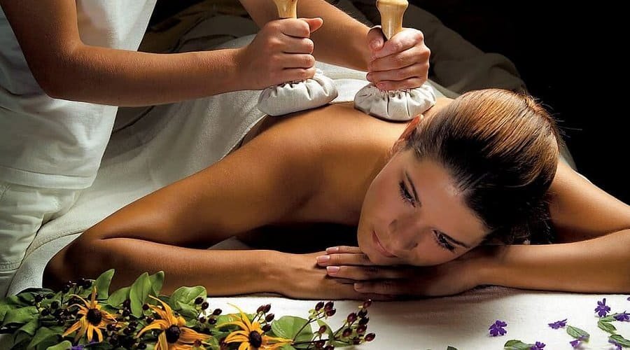 Ayurvedic Massage vs Kerala Massage Key Differences 