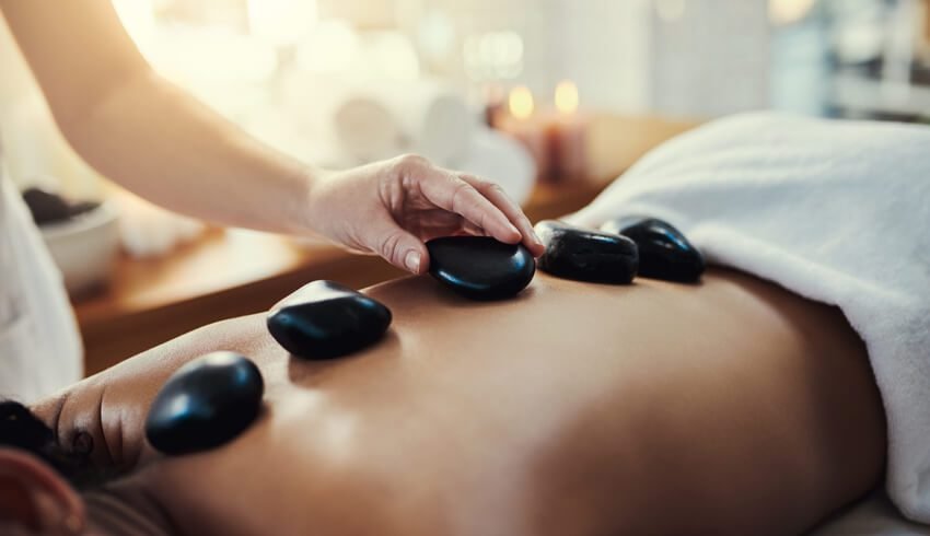 What Are the Benefits of Hot Stone Massage