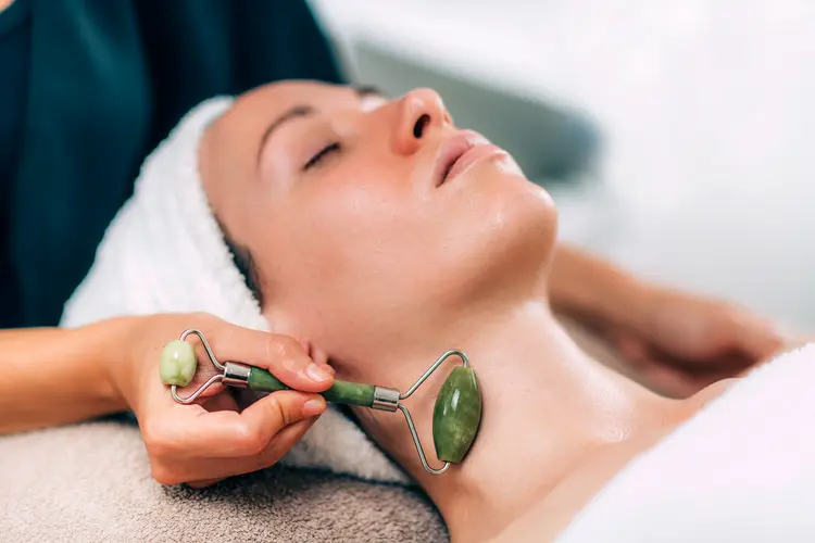 Lymphatic Drainage Massage vs. Regular Massage
